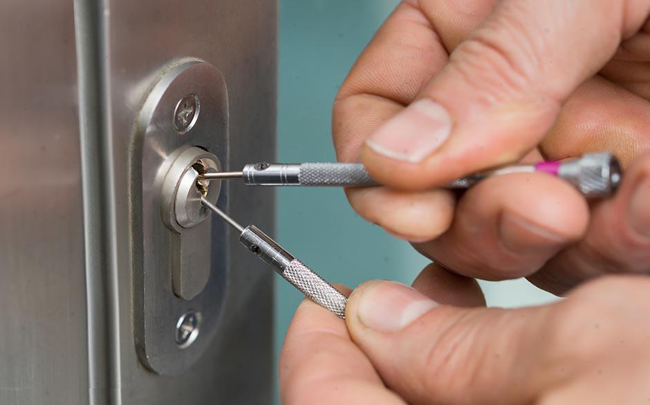 prix d'un serrurier pour ouvrir une porte Dammarie-les-Lys